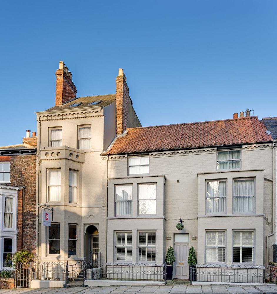 约维克房屋酒店 约克 外观 照片 The former King's Head, now a private house