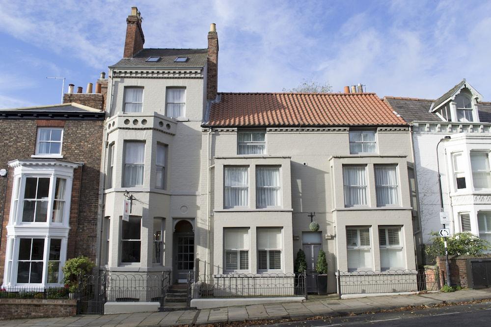 约维克房屋酒店 约克 外观 照片 The former home of the Yorkshire Post
