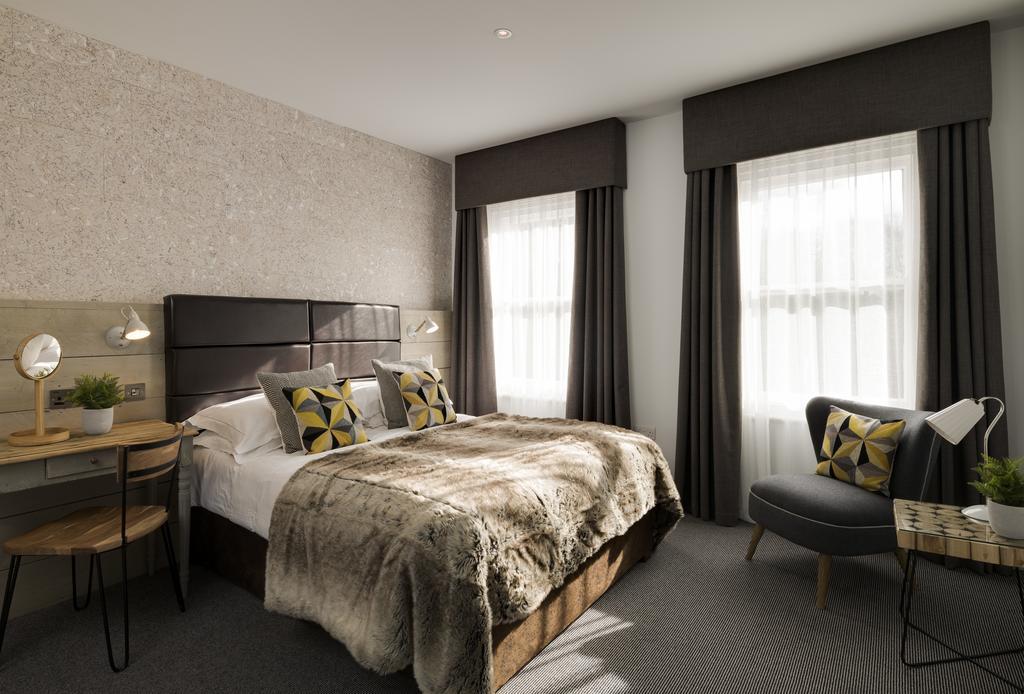 约维克房屋酒店 约克 外观 照片 A bedroom at The Mayfair