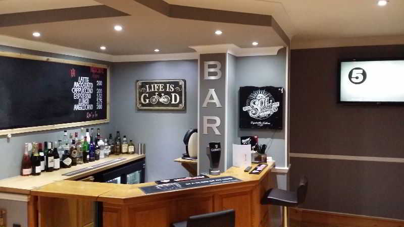 约维克房屋酒店 约克 外观 照片 The bar at the 501st