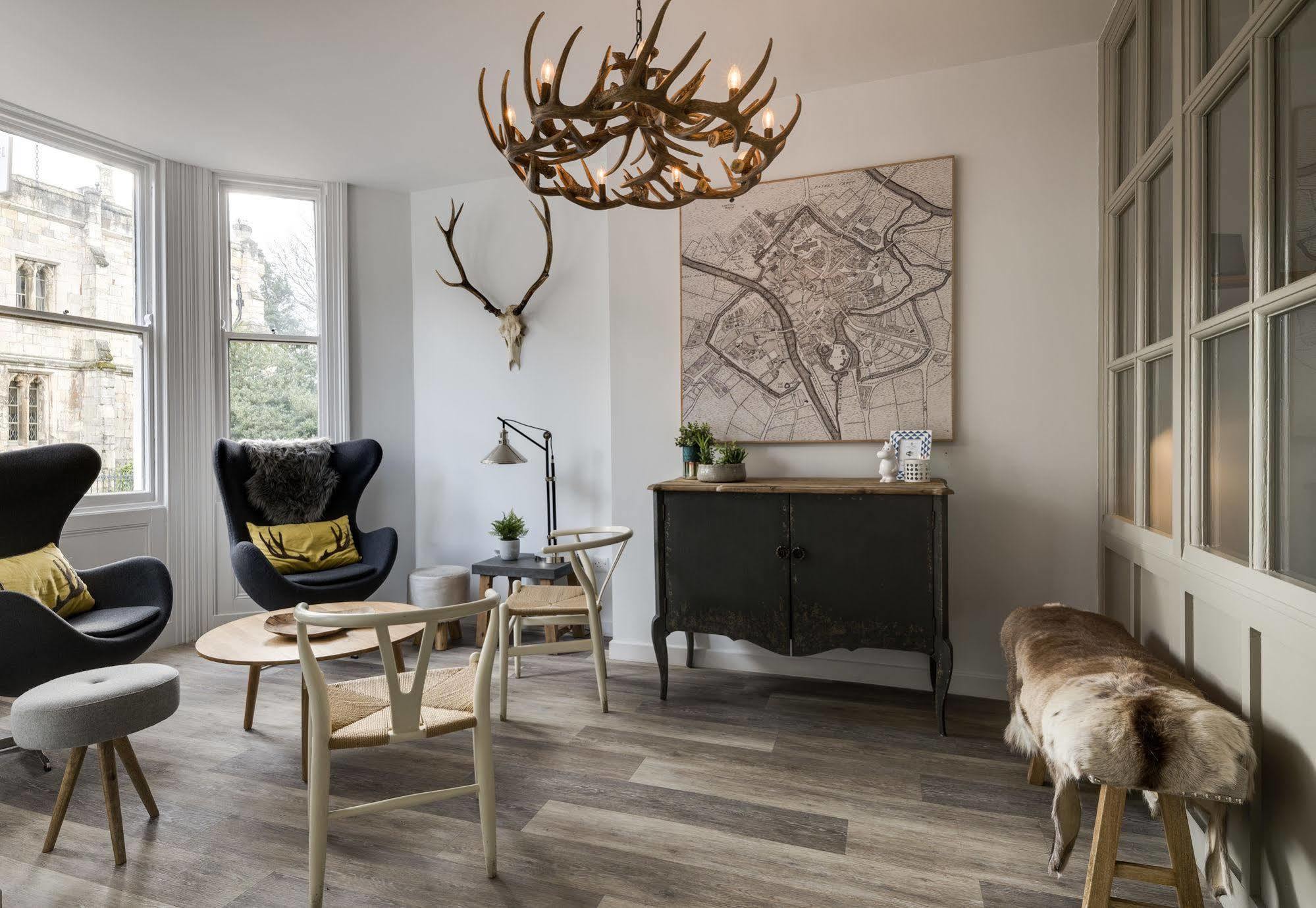 约维克房屋酒店 约克 外观 照片 Interior of the office of the Scottish Government's Rural Affairs and Nature Directorate