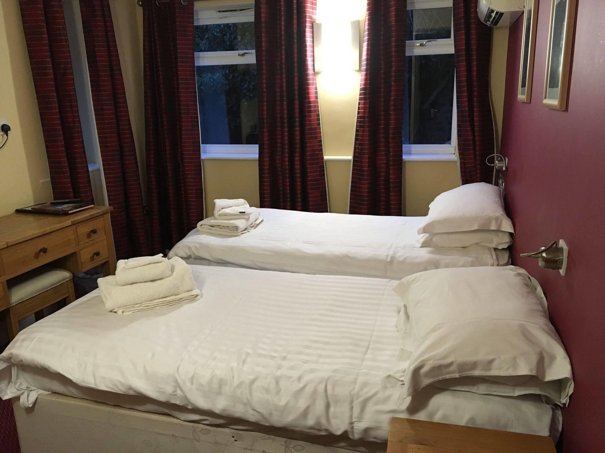约维克房屋酒店 约克 外观 照片 A typical bedroom at the hostel